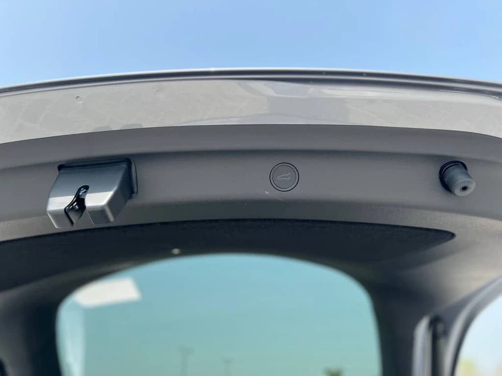 Tesla Model Y 2023 Gray trunk open