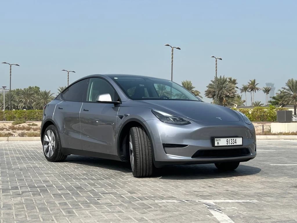 Tesla Model Y 2023 Gray front side