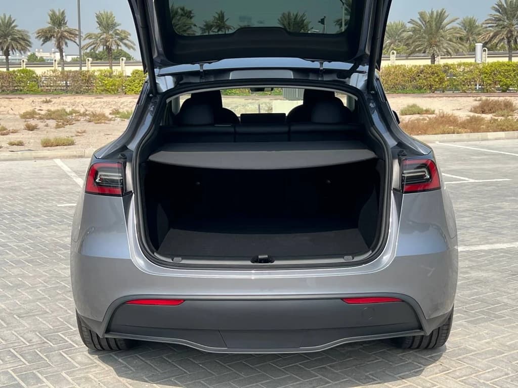 Tesla Model Y 2023 Gray trunk open