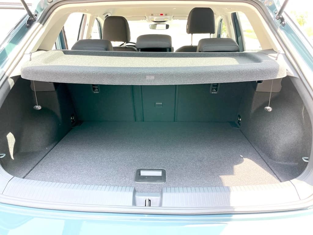 Volkswagen T-Roc 2022 Blue trunk interior
