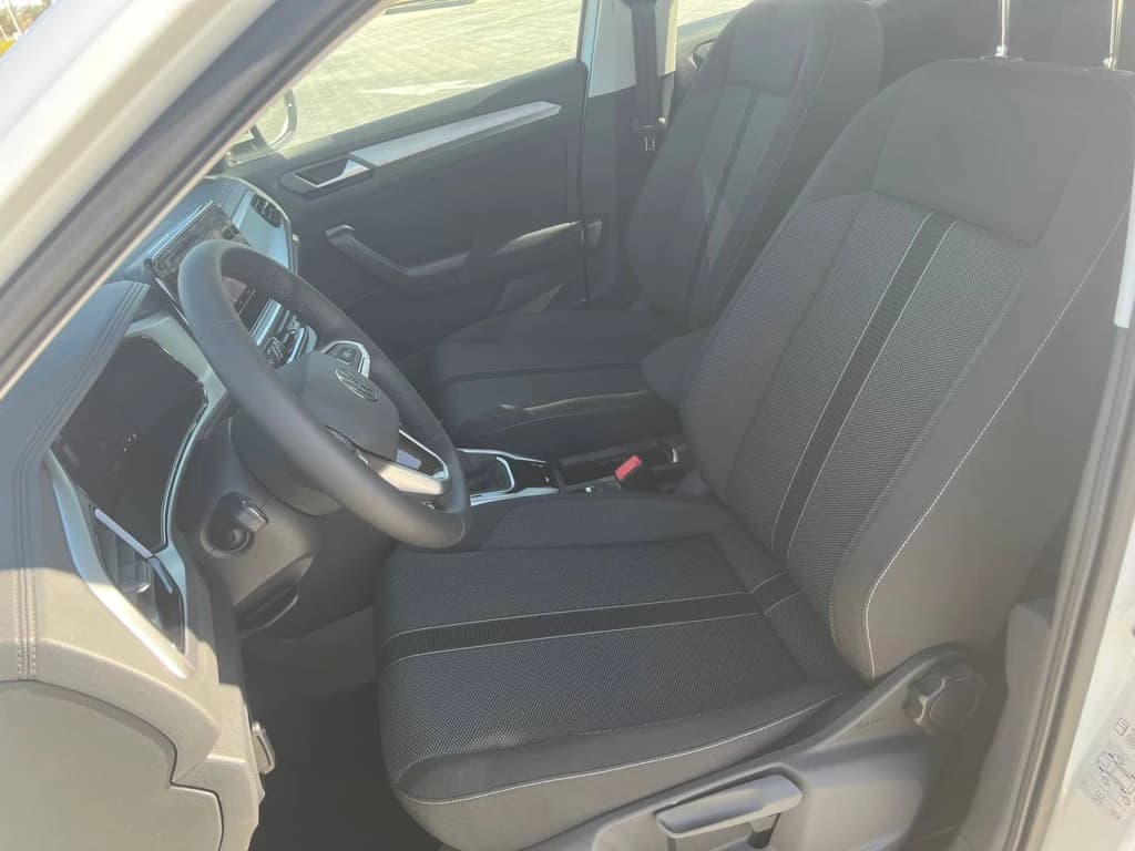 Volkswagen T-Roc 2023 Beige front seats