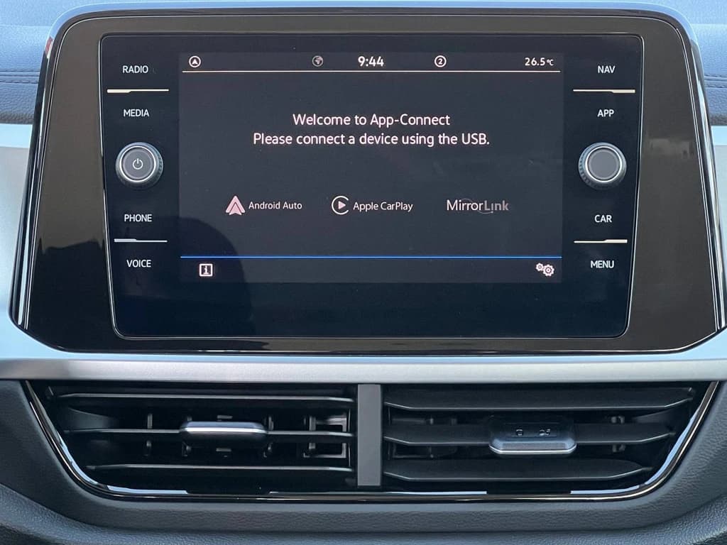 Volkswagen T-Roc 2023 Beige infotainment screen