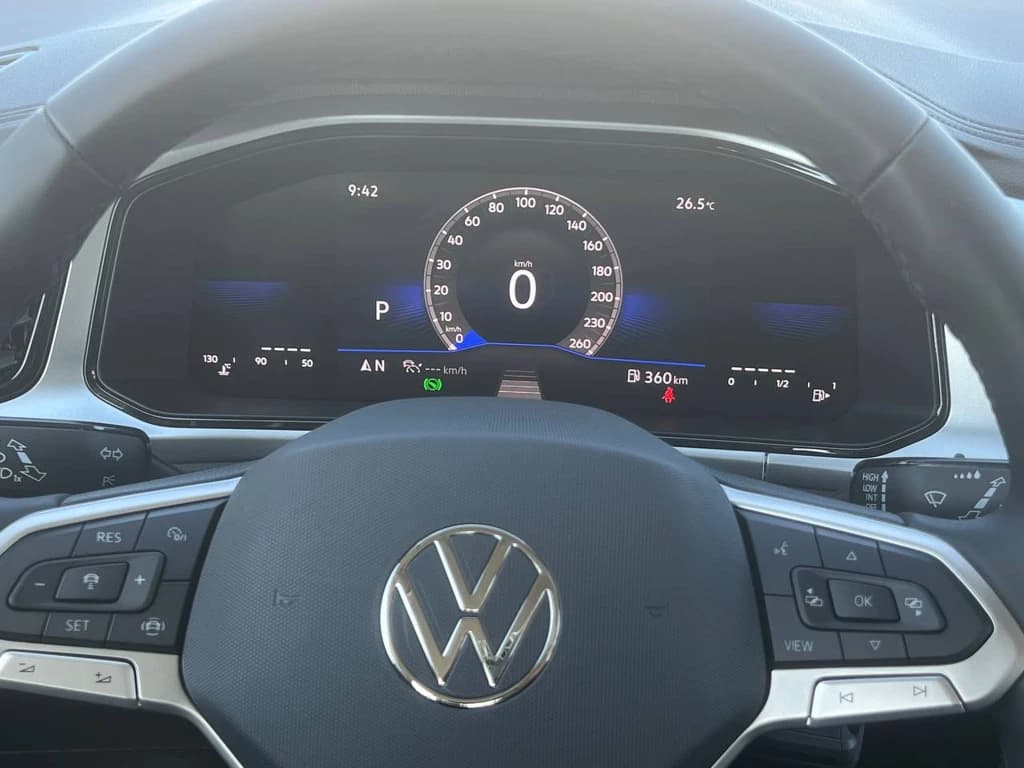 Volkswagen T-Roc 2023 Beige instrument cluster