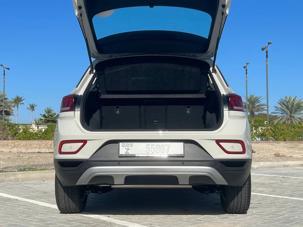 Volkswagen T-Roc 2023 Beige trunk open