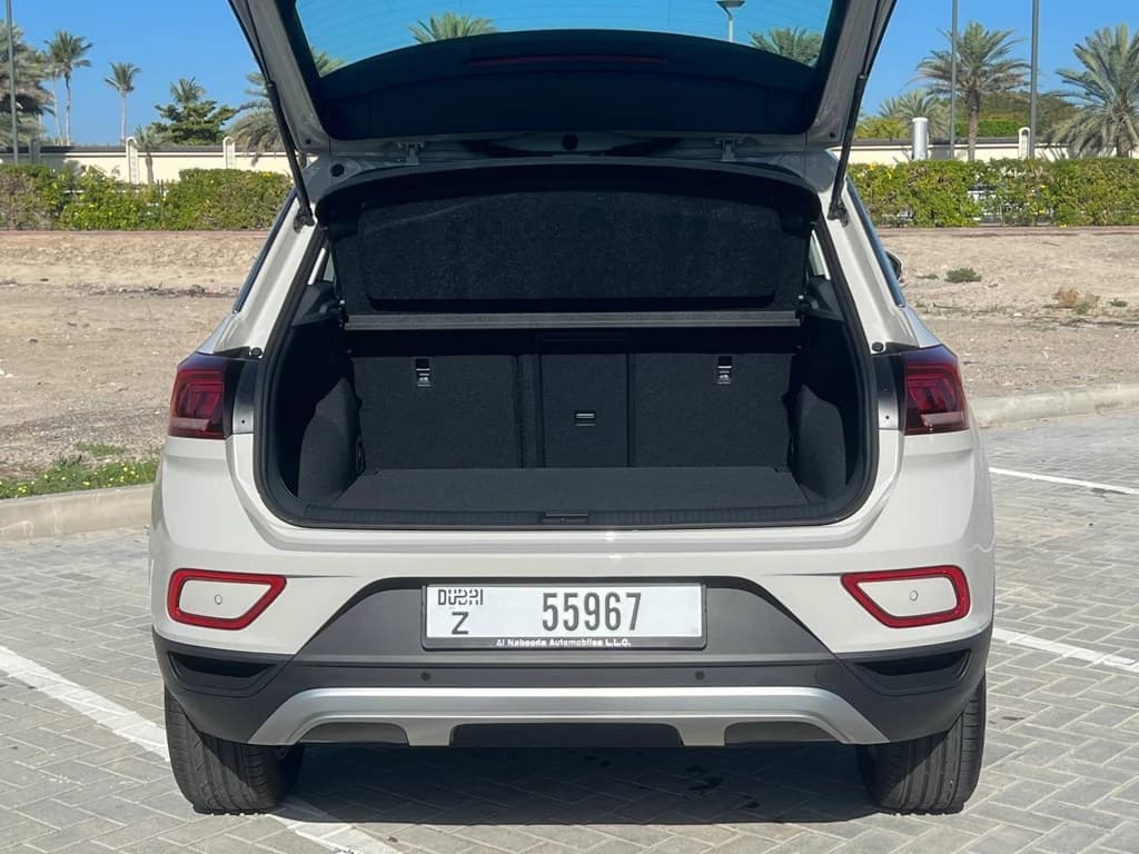 Volkswagen T-Roc 2023 Beige trunk open