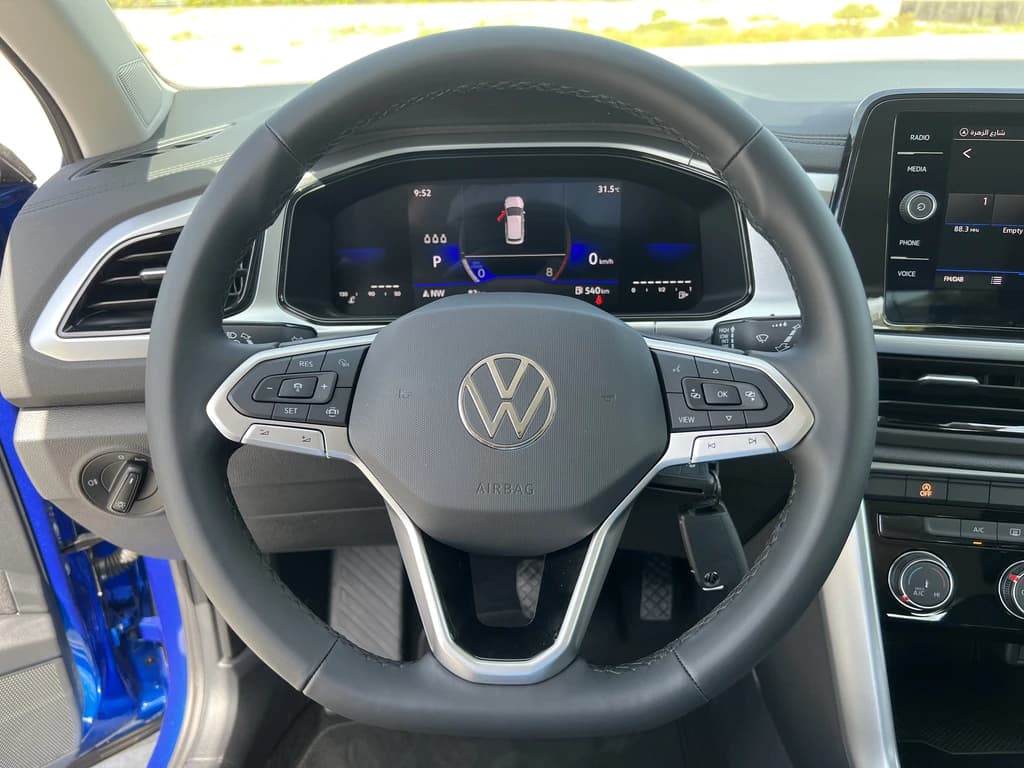 Volkswagen T-Roc 2023 Silver steering wheel