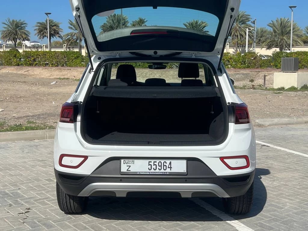 Volkswagen T-Roc 2023 White trunk interior