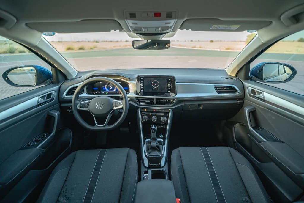 Volkswagen T-Roc 2024 Blue dashboard