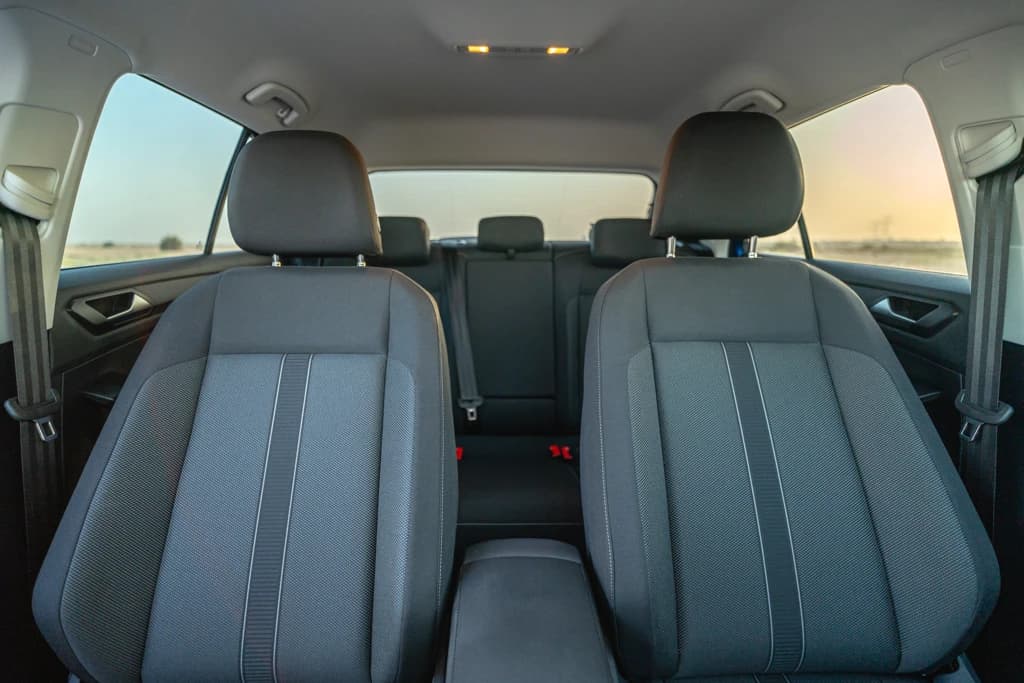 Volkswagen T-Roc 2024 Blue front seats