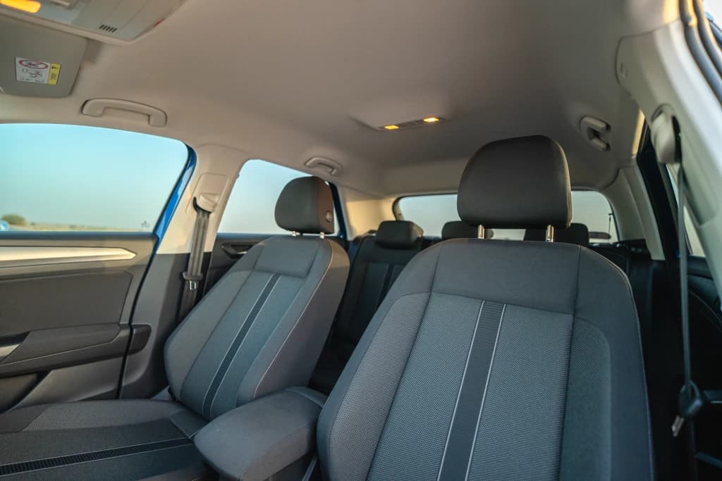 Volkswagen T-Roc 2024 Blue front seats
