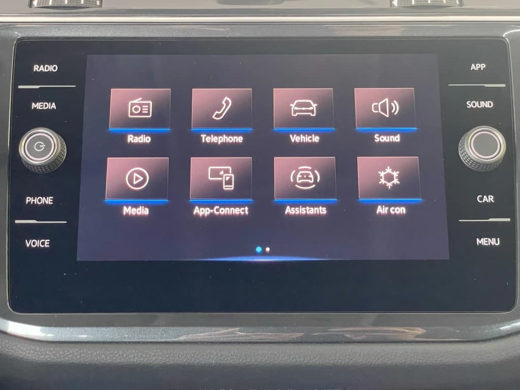 Volkswagen Tiguan 2024 Gray infotainment screen